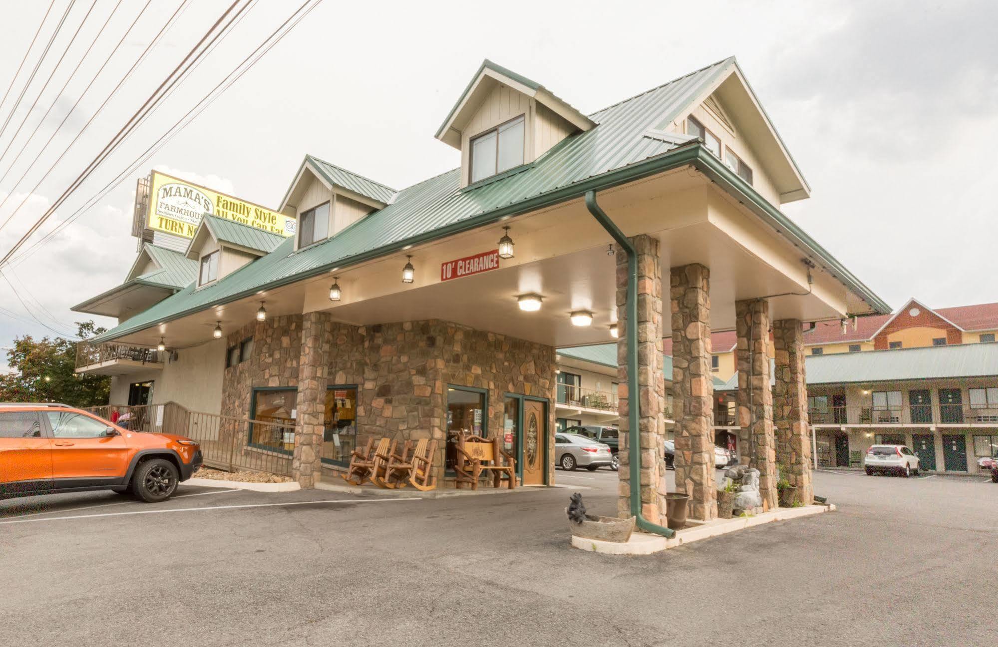 Mountain Breeze Motel Pigeon Forge Exterior photo